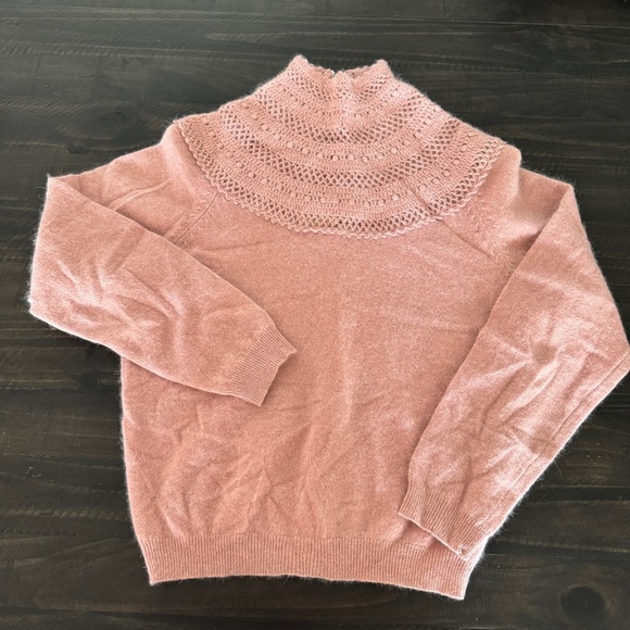 Ellen Tracy Blush Pink Sweater with Crochet Collar - Size Medium - Lambs Wool - Picture 1 of 9